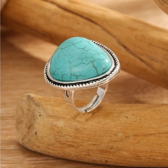 BOHEMIAN TURQUOISE OVERSIZED SILVER RING - Picture 3 of 5